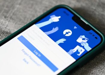 Facebook vai adotar interface semelhante à do TikTok; descubra as novidades que estão por vir