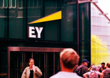 ShinyHunters ameaça divulgar dados da Ernst & Young após extorsão