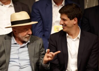 João Campos se une a Lula para enfrentar Raquel Lyra nas eleições de 2026