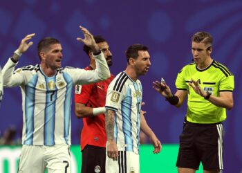 Colina afirma que não se deixa influenciar por Infantino