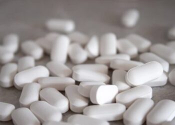 Anvisa suspende lote de paracetamol por risco de contaminação com bolor