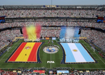 Espanha é campeã do mundo ao vencer a Argentina e emocionar torcedores