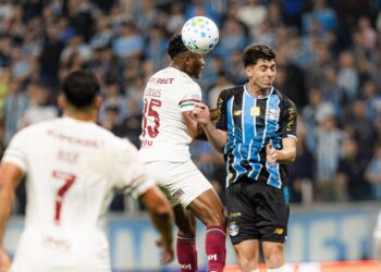 Grêmio empata com Fluminense após gol de estreante no final do jogo