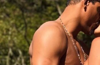 Ator da Globo de 38 anos aparece em foto romântica com namorada famosa de 21 anos