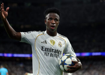 Vinicius Junior renova contrato com o Real Madrid e garante futuro no clube