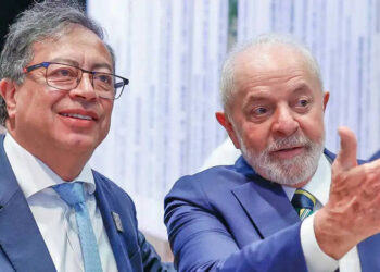 Lula se despede de Petro em Brasília após sua saída da presidência da Colômbia em 05/08/2026