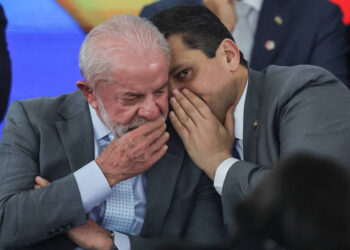 Lula intensifica negociação por 6×1 em encontro com Alcolumbre em 14 de agosto de 2026