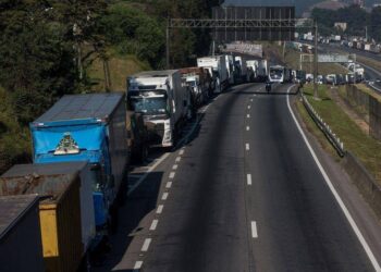 Caminhoneiro apoia Lula por compromisso com novos pontos de descanso em rodovias