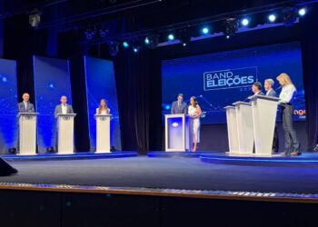 Celina Leão considera não participar de debates devido a desgaste no DF em 10 de agosto de 2026