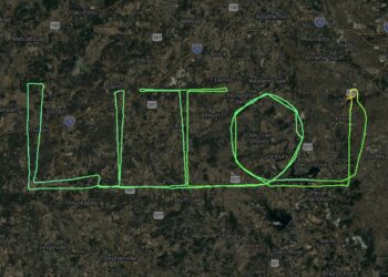 Lito Sousa recebe homenagem especial com nome desenhado por avião no céu