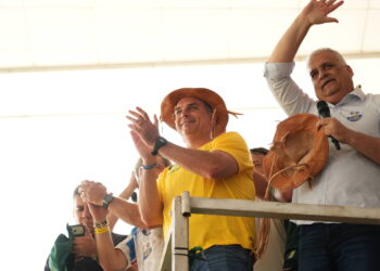 Flávio Bolsonaro busca apoio no Nordeste para o segundo turno das eleições de 2026