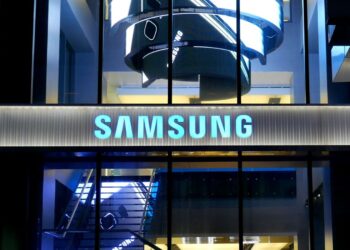 Samsung apresenta monitor gamer com impressionante taxa de atualização de 1.100 Hz