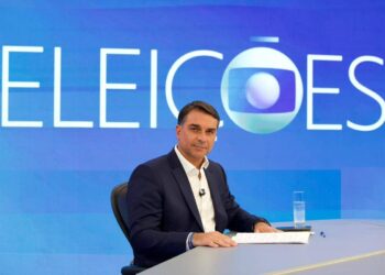 Flávio Bolsonaro omite informações sobre Dark Horse em resposta à pressão pública em 28/08/2026