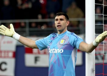 Dibu pode deixar o Aston Villa; descubra os motivos da saída do campeão do mundo