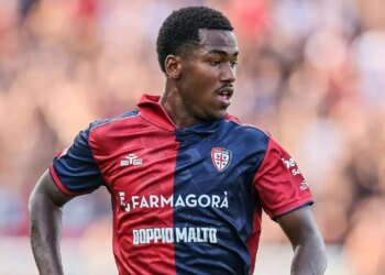 Atacante do Cagliari entra em coma após acidente em piscina