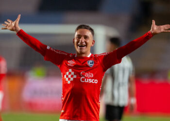 Cienciano vence Botafogo por 6 a 1 na Sul-Americana e avança com autoridade
