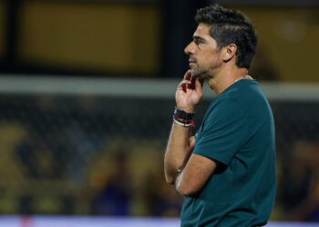 Calma é a mensagem de Abel Ferreira ao Palmeiras após a derrota no Brasileirão