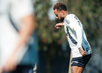 Neymar pode perder jogo contra o Remo por causa de leilão beneficente