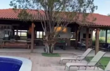 Influenciador adquire rancho de R$ 15 milhões com piscina e suítes luxuosas