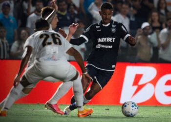 Santos perde chances e empata com Remo em jogo marcado por defesas de Rangel