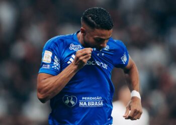 Cruzeiro supera o Corinthians na Arena com decisão de Wanderson no último minuto