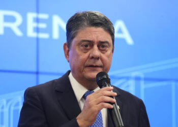 Presidente da ANS planeja ação judicial contra planos de saúde para proteger consumidores