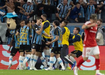 Grêmio elimina o Inter da Copa do Brasil com vitória convincente