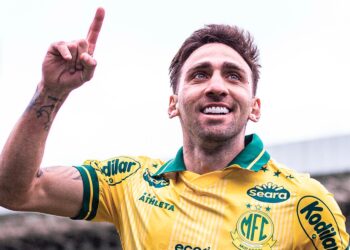 Mirassol supera Coritiba em jogo decidido pelo VAR e acaba com jejum de vitórias