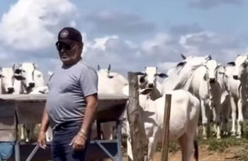 Aos 80 anos, cantor deixa a lavoura dos pais e encontra seu lar na agropecuária