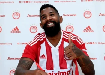 Rodinei pode voltar ao Brasil com Santos aguardando resposta de clube grego
