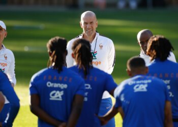 Koné revela surpresa com a habilidade de Zidane e comenta em vídeo