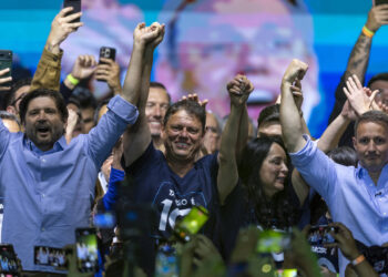 Estrategistas celebram recorde de votos de Tarcísio e aliados em 2026