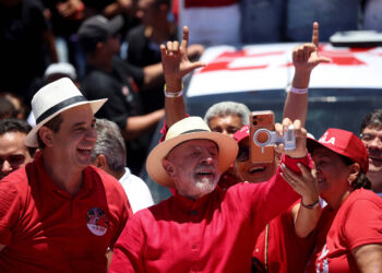 Lula alterna propostas e críticas a Flávio em nova propaganda eleitoral