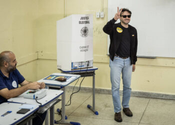 Renan Santos Justifica Suas Ideias em 20/10/2026 – Deborah Bizarria