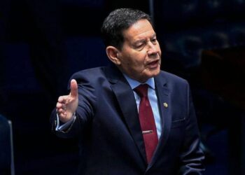 Mourão apoia anistia para presos e alívio para ministros do STF em 2026