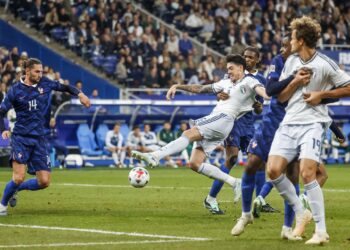 Donnarumma brilha e garante empate da Itália contra a França após erro crucial
