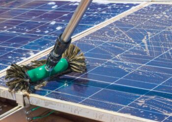 5 Dicas Essenciais para Limpar Placas Solares com Segurança e Eficácia