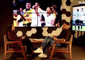 Dentinho fala sobre momentos marcantes ao lado de Ronaldo no Corinthians e o considera como um pai