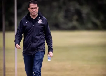 Corinthians confirma a saída de Marcelo Paz da diretoria de futebol