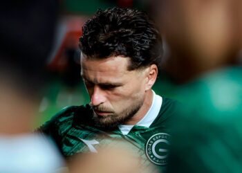 Goiás assegura vitória sobre o Ceará por 2 a 0 com gols decisivos nos acréscimos na Série B