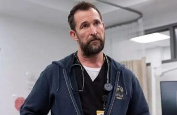 Noah Wyle é eleito o homem mais sexy do mundo em 2026