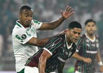 Palmeiras vence Fluminense no Maracanã e assume a liderança do campeonato