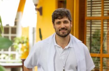 Daniel Rocha apresenta novo personagem em série do Globoplay que é um verdadeiro exemplo de justiça