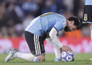 Técnico do Benim expressa descontentamento com a saída de Messi