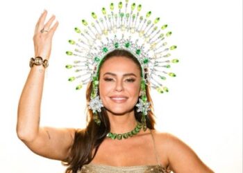 Paolla Oliveira revela nervosismo antes de ser coroada rainha da Imperatriz