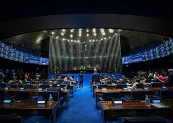Quatorze senadores conquistam reeleição entre os 32 que disputaram mandato novamente