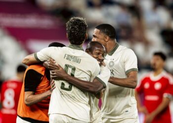 Firmino brilha e Al Sadd conquista a liderança no Catar
